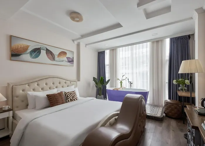 Quy Hung And Spa Central